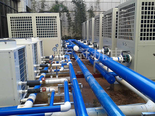 藍(lán)冠機(jī)電空氣能熱水器供暖管道細(xì)節(jié)圖