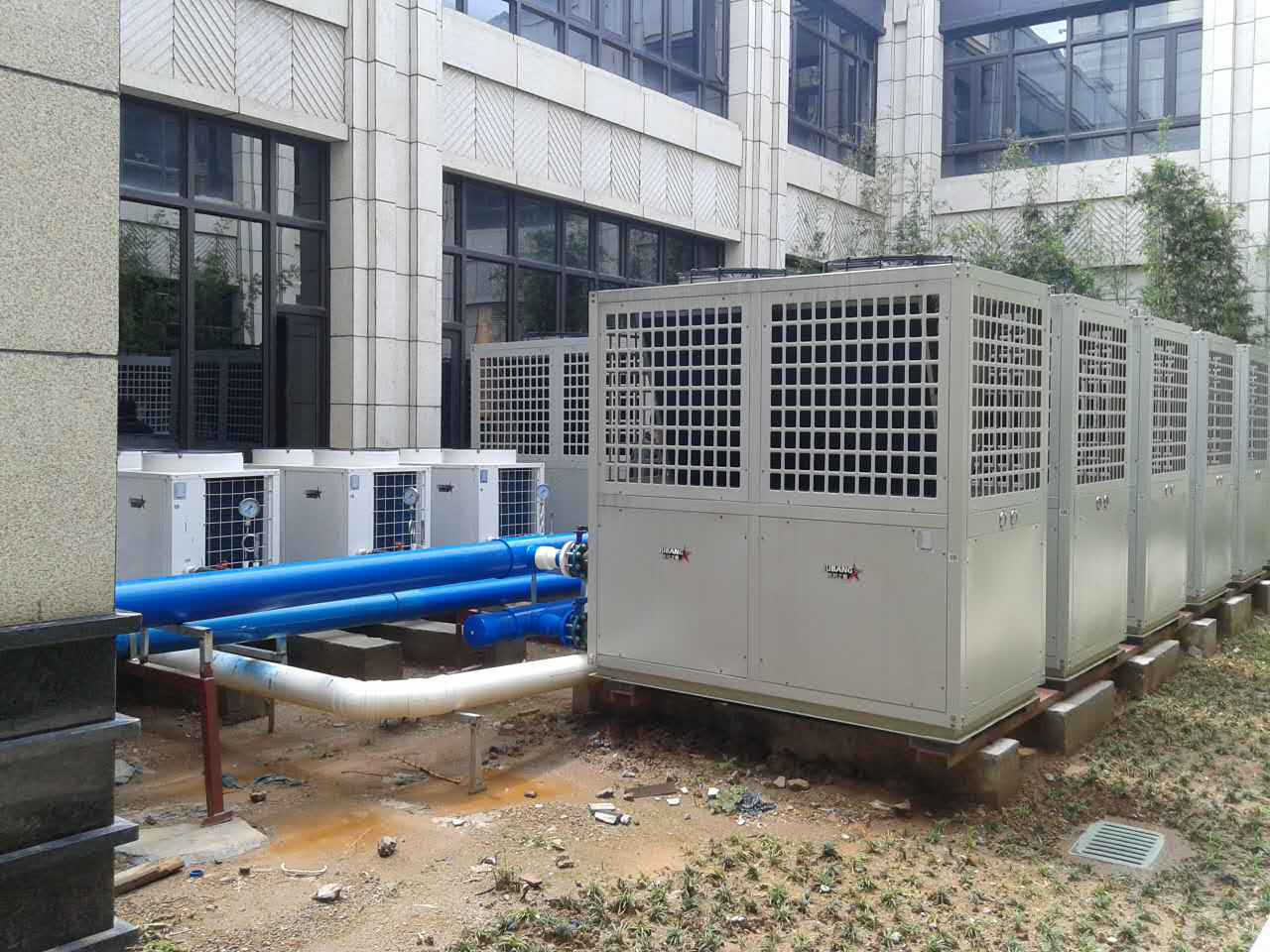 空氣能熱水工程.jpg 空氣能熱水工程.jpg